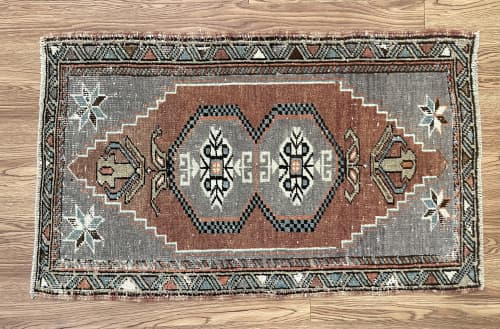 Turkish doormat | | Small Rug in Rugs by Vintage Loomz. Item composed of wool in boho or mid century modern style