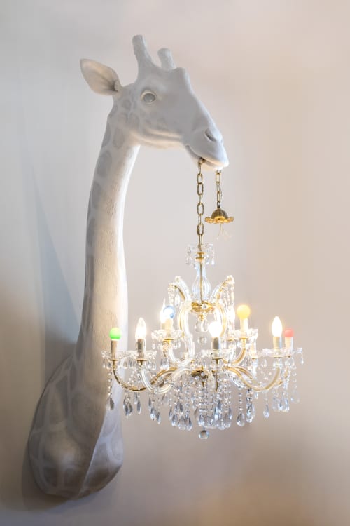 "She's in love but she doesn't know it yet" (Giraffe with Ch | Sculptures by MARCANTONIO. Item composed of brass and glass
