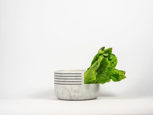 Tratti - medio | Serving Bowl in Serveware by gumdesign. Item made of marble works with contemporary style