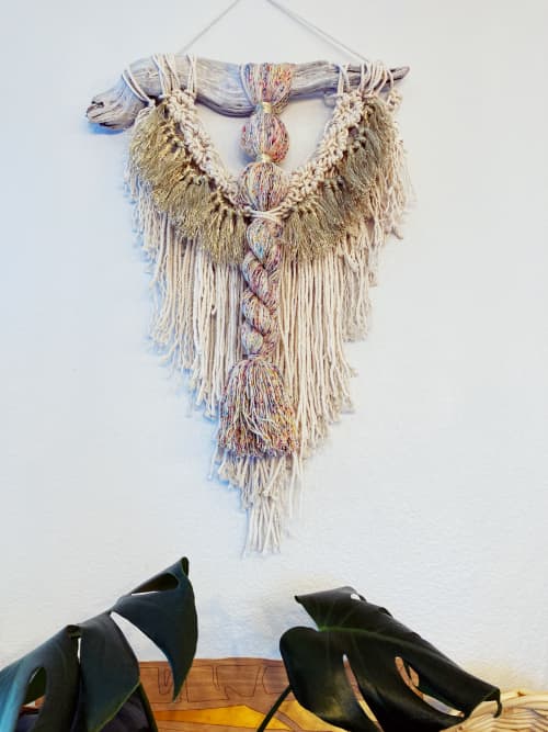 Farfalla | Macrame Wall Hanging in Wall Hangings by Gse León Art. Item composed of cotton and fiber