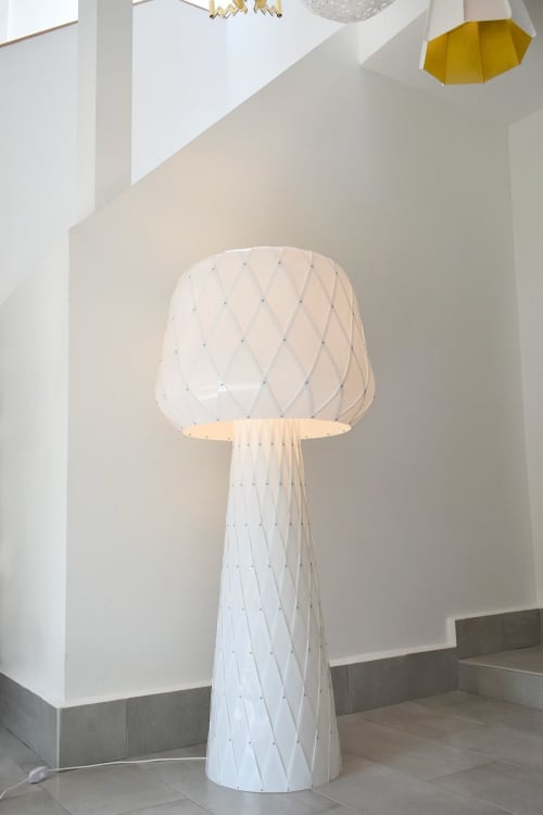 Diamond Grid Floor Light 160 White | Floor Lamp in Lamps by ADAMLAMP. Item composed of synthetic in minimalism or contemporary style