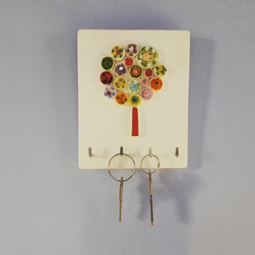 Key Hanger | Wall Sculpture in Wall Hangings by Cécile Brillet, Tierra i fuego ceramics. Item composed of ceramic