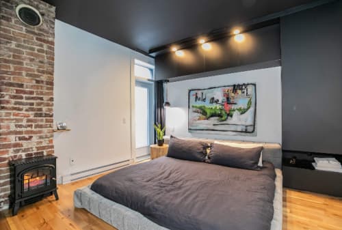 Hold me | Mixed Media by Rochette | Chalets à Louer | MonsieurChalets.com in Petite-Rivière-Saint-François. Item made of canvas with synthetic