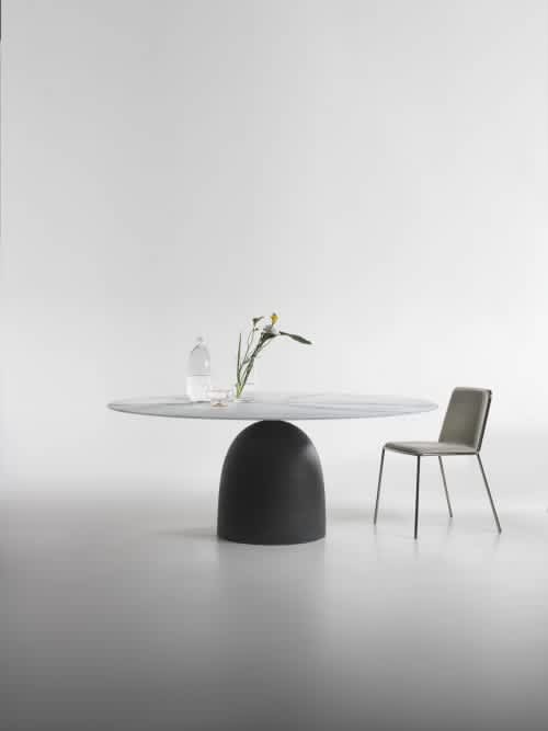 Our Favorite Oval Dining Tables
