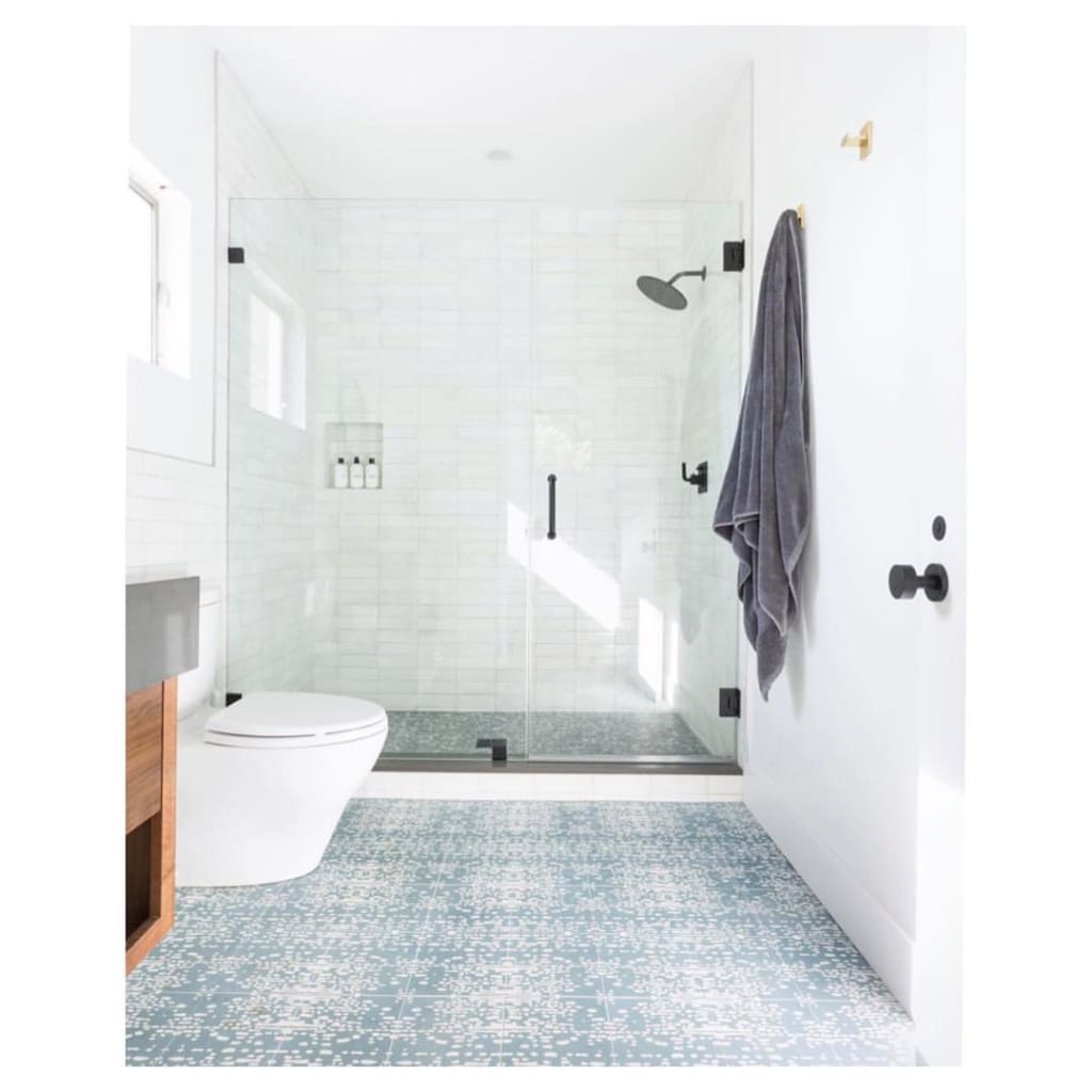 Blue and white classic pattern tile floor
