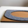 Square serving tray for table, made of wood, gray felt, 1 pc | Serveware by DecoMundo Home. Item made of oak wood compatible with minimalism and country & farmhouse style