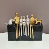 Caress in gold | Sculptures by YENNY COCQ
