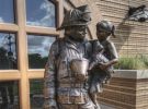 Reunion by Gary Alsum, NSG | Public Sculptures by JK Designs and the National Sculptors' Guild | Southlake Police and Fire Headquarters in Southlake