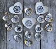 Handmade Heart-Shaped Floral Ceramic Jewelry Dish with 22K | Decorative Plate in Decorative Objects by Hsieh Clay SF. Item made of ceramic