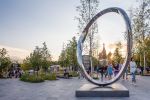 Endless Curve No.5 | Public Sculptures by Wenqin CHEN | Park Zaryad'ye in Moskva. Item composed of steel