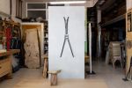 signes sculpture | Sculptures by VANDENHEEDE FURNITURE-ART-DESIGN. Item made of metal compatible with minimalism and contemporary style
