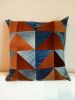 Kissen Dreiecke | Pillow in Pillows by DaWitt. Item composed of cotton